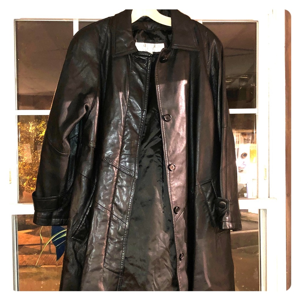Fall Button-Up Leather Jacket - Picture 3 of 6